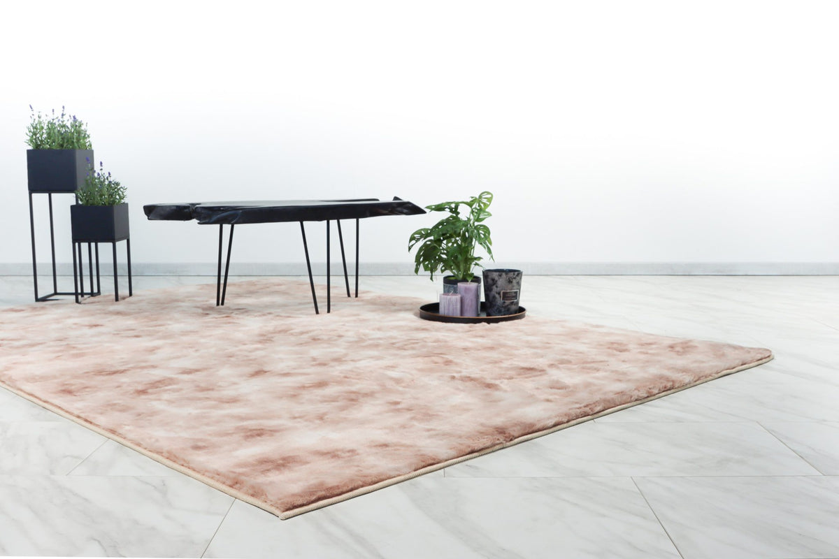 Bolero 500 — Beige · Hoogpolig vloerkleed — sfeerfoto