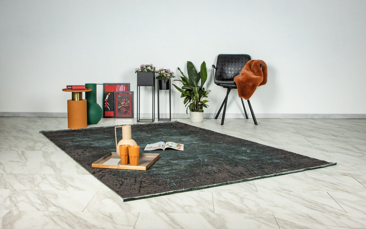 Elysee 905 — Onyx-goud · Laagpolig vloerkleed — sfeerfoto