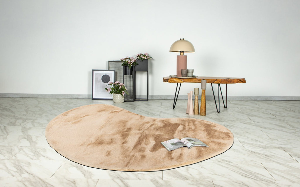 Heaven 900 — Beige · Hoogpolig vloerkleed — sfeerfoto