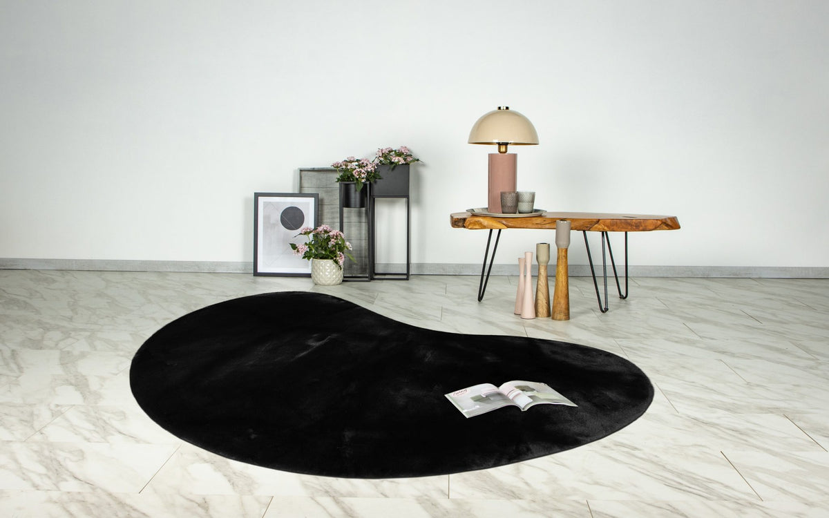 Heaven 900 — Zwart · Hoogpolig vloerkleed — sfeerfoto