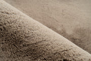 Heaven 900 — Taupe · Hoogpolig vloerkleed