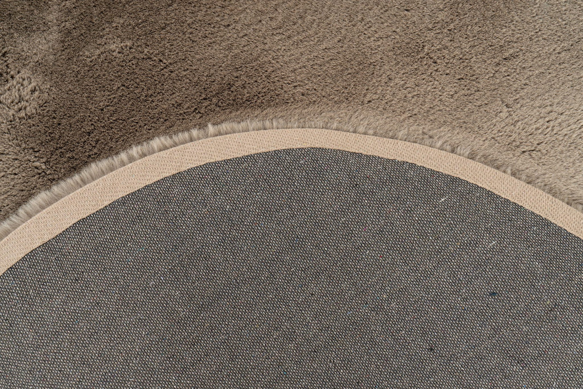 Heaven 900 — Taupe · Hoogpolig vloerkleed
