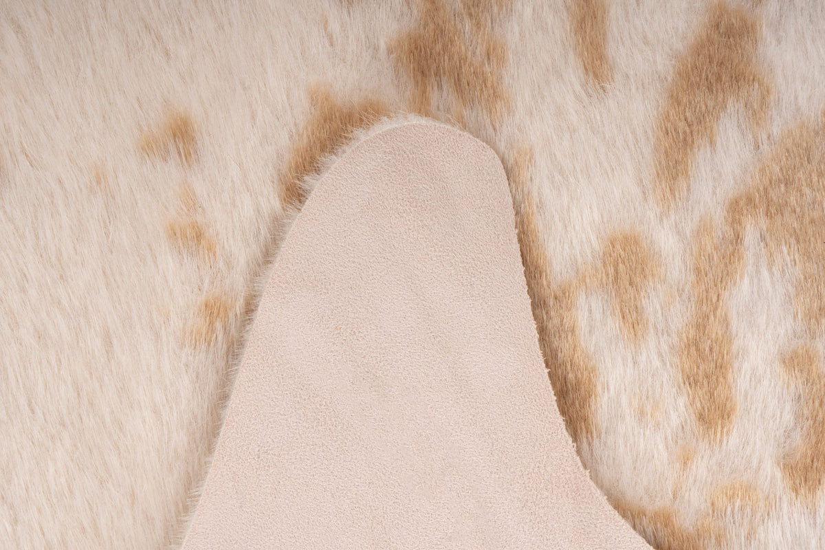 Rodeo 203 — Koeprint · Zachtpolig vloerkleed