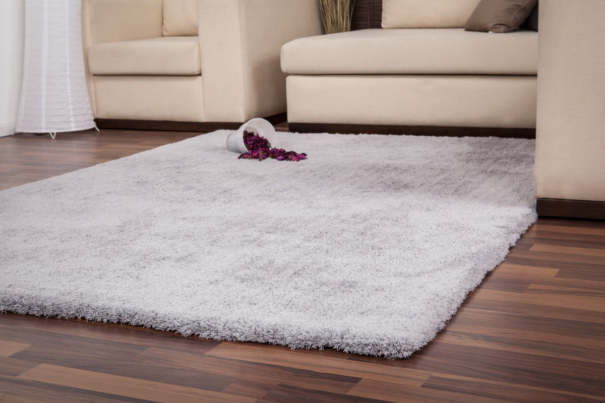 Velvet 500 — Zilver · Hoogpolig vloerkleed — sfeerfoto