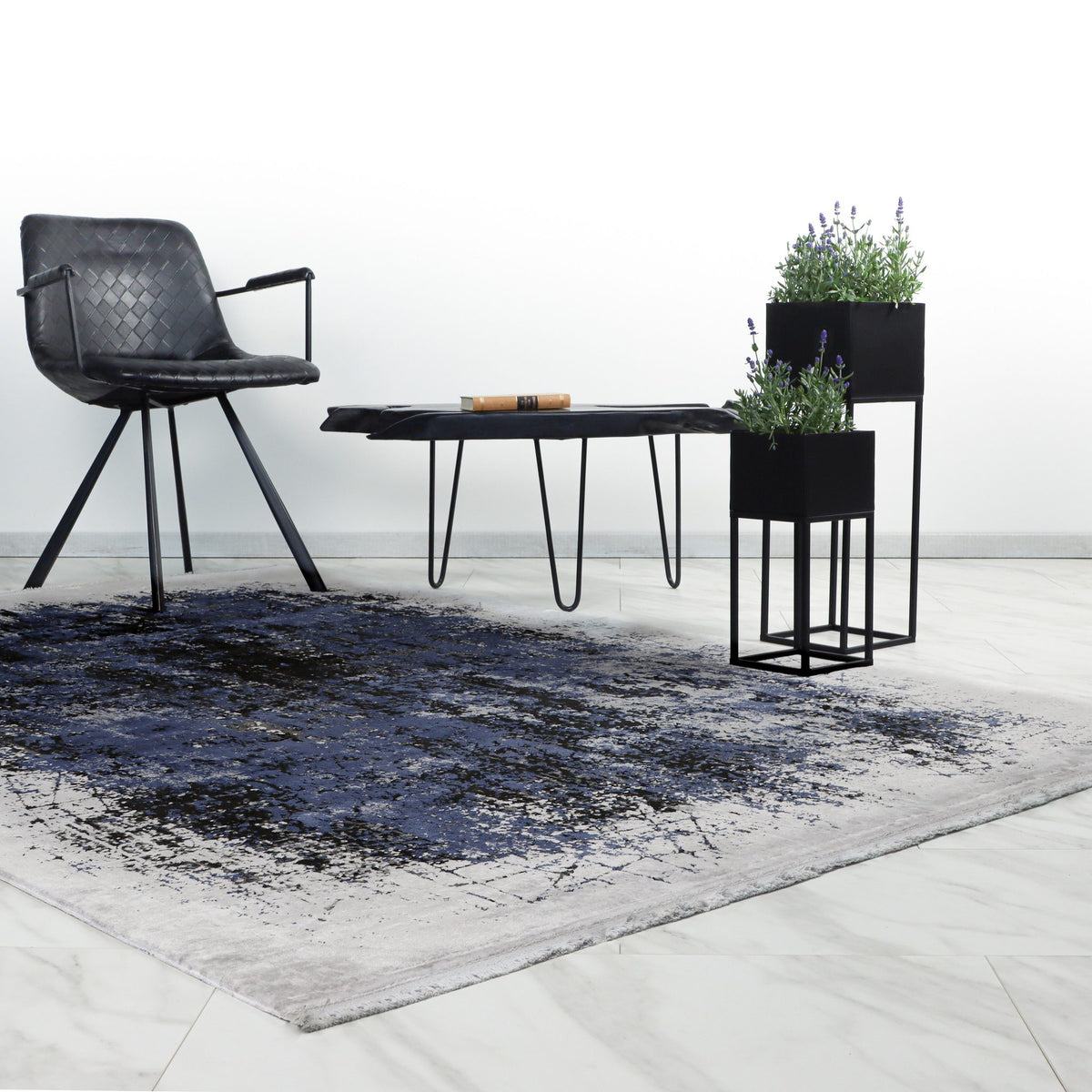 Versaille 901 — Blauw · Vloerkleed — sfeerfoto